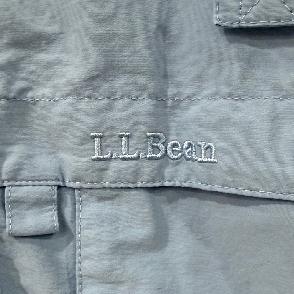 EUC L.L. Bean Men's Casual Blue Button Down Tropicwear Shirt - Picture 2 of 4